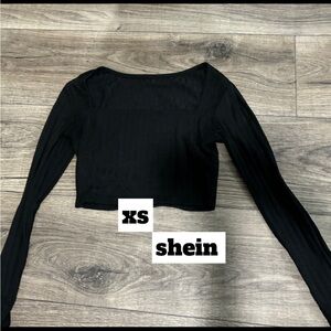 simple long sleeve black top
